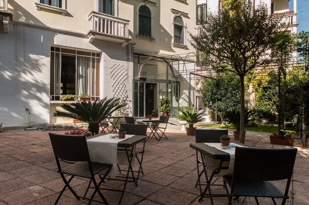 Hotel Byron Venedigs Lido Eksteriør billede