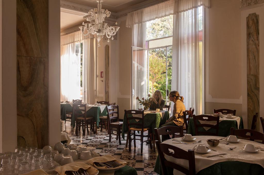 Hotel Byron Venedigs Lido Eksteriør billede
